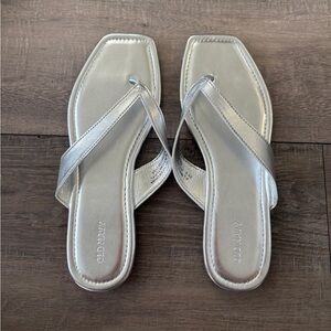 Old Navy Flip Flops